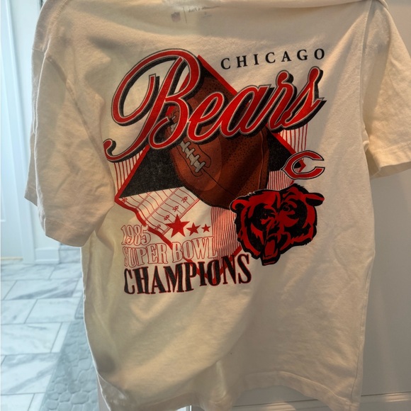 Abercrombie & Fitch Cream Graphic Tee - Picture 2 of 2